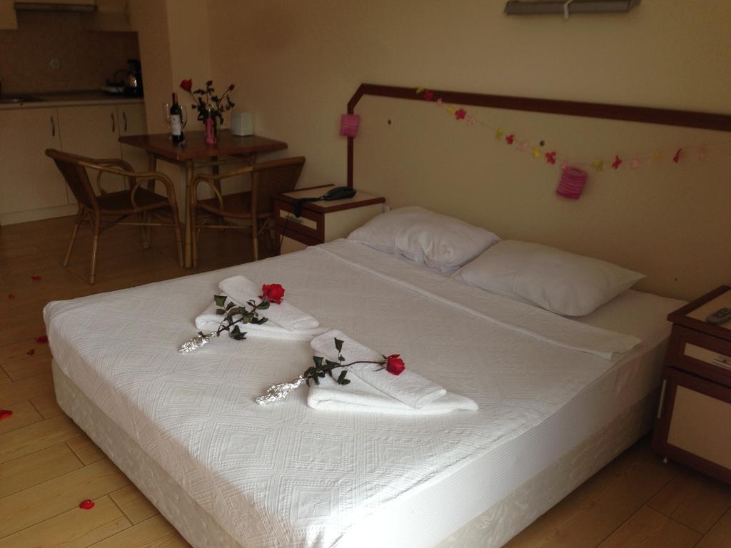 Zeytin Apart Hotel Çeşme Exterior foto